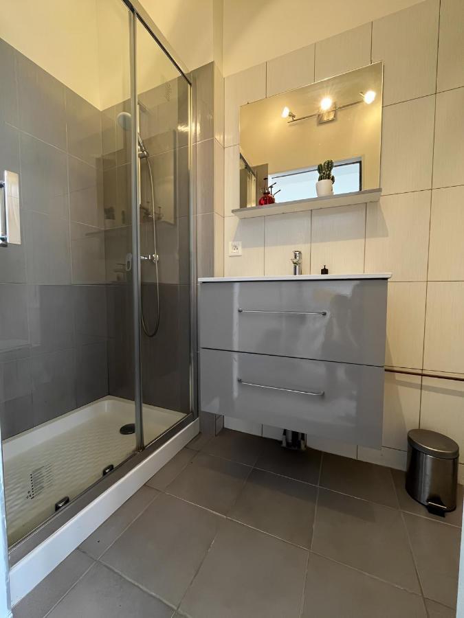 Apartament Le Sully Nîmes Zewnętrze zdjęcie
